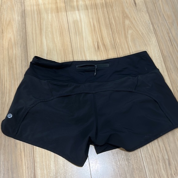 Lululemon shorts black - Picture 2 of 3